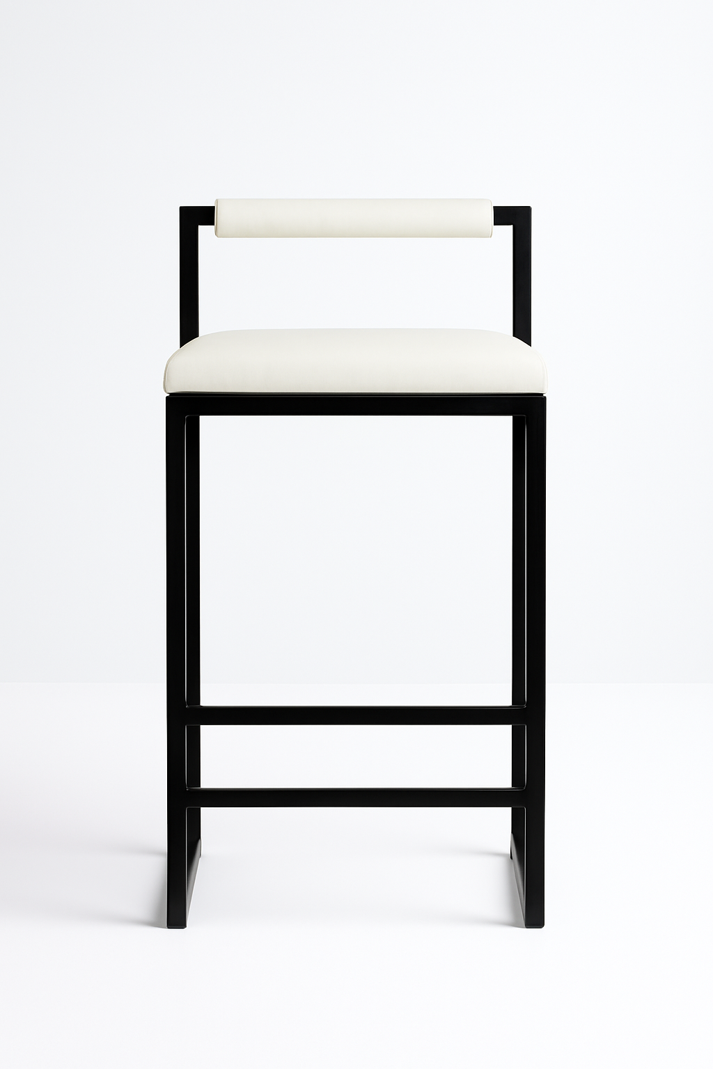 Tabouret haut en métal noir avec assise claire rembourrée et dossier minimaliste