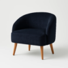 Fauteuil contemporain en velours bleu nuit avec pieds en bois clair